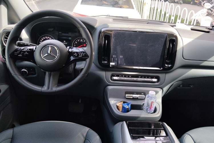 Used Mercedes-Benz Vito 2024 2.0T Elite Version 8 Seats