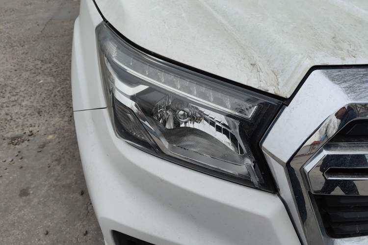 Used Dongfeng Ruichi 6 Pro 2024 2.3T Automatic 4x4 Diesel Luxury Edition with Long Cargo Bed