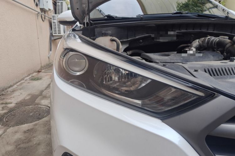 Used Hyundai Tucson 2015 1.6T Dual-Clutch Two-Wheel-Drive Smart Model Right Front Headlight