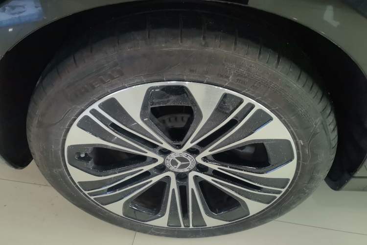 Used Mercedes-Benz E-Class 2025 Facelift E 300 L Luxury Edition