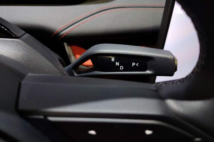 Used Xiaomi Auto SU7 2024 Four-Wheel Drive Ultra-Long Range Advanced Intelligent Driving Max Edition Gear Lever