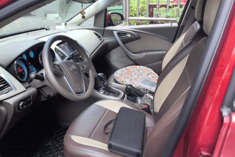 Used Buick GT 2013 GT 1.6L Automatic Fashion Edition Left Front Seat