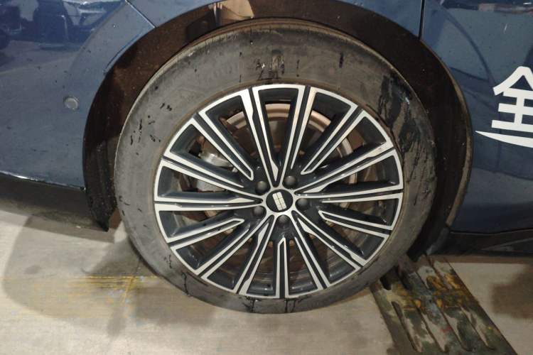 Used Geely Galaxy 8 2025 130km EM-P Starship Edition