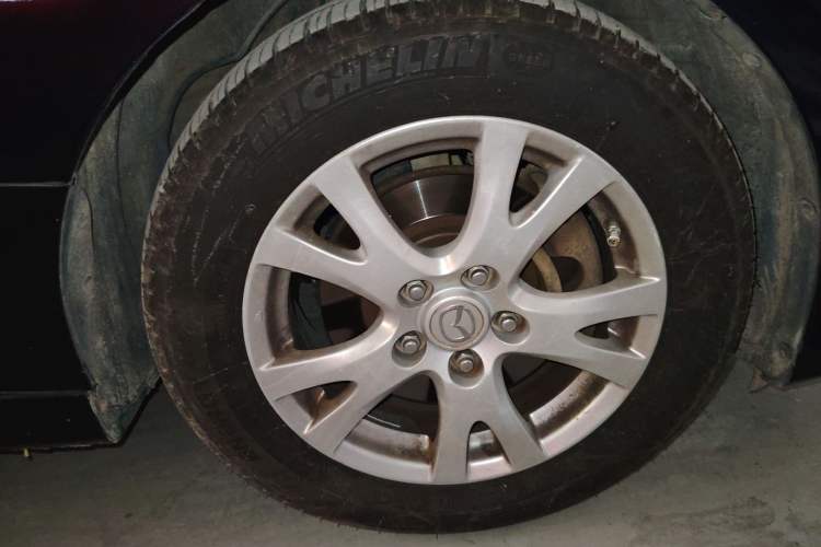 Used Mazda 6 2010 Coupe 2.0L Automatic Luxury Edition Right Front Wheel Hub