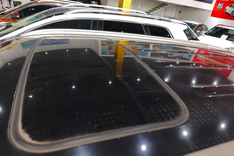 Used CHANGAN CS75 2014 1.8T Automatic Elite Model China IV Standard Roof