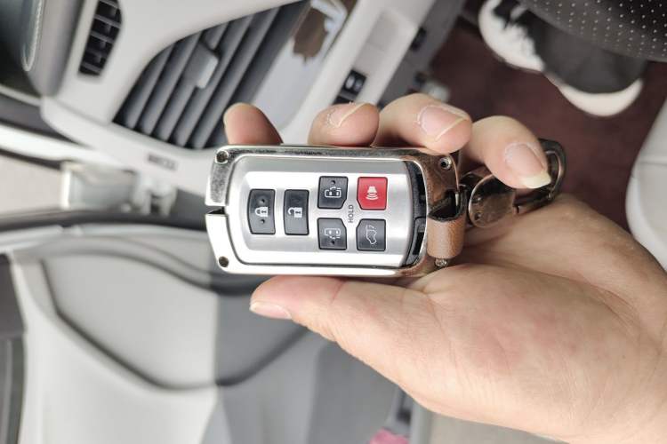 Used Toyota SIENNA  Vehicle Key