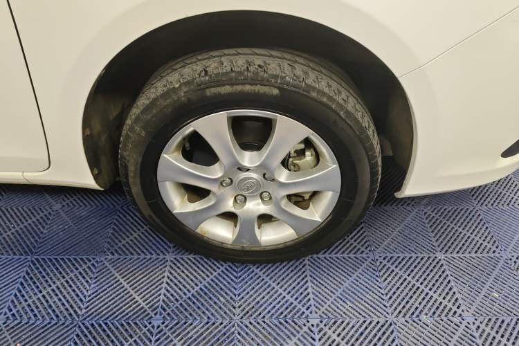 Used BYD e5 2017 300 Prestige Edition
