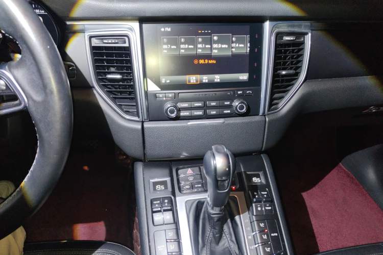 Used Porsche Macan 2016 Macan 2.0T Audio And AC Panel