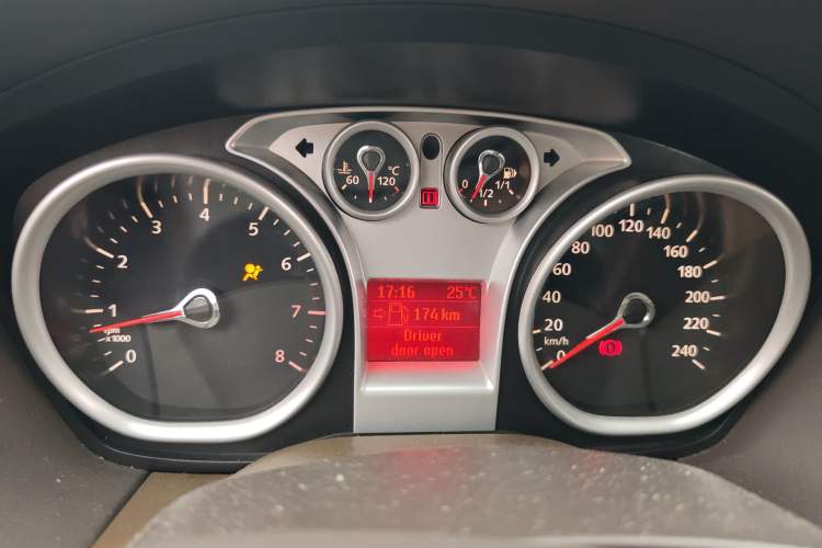 Used Ford Focus 2011 Sedan 1.8L Manual Comfort Model