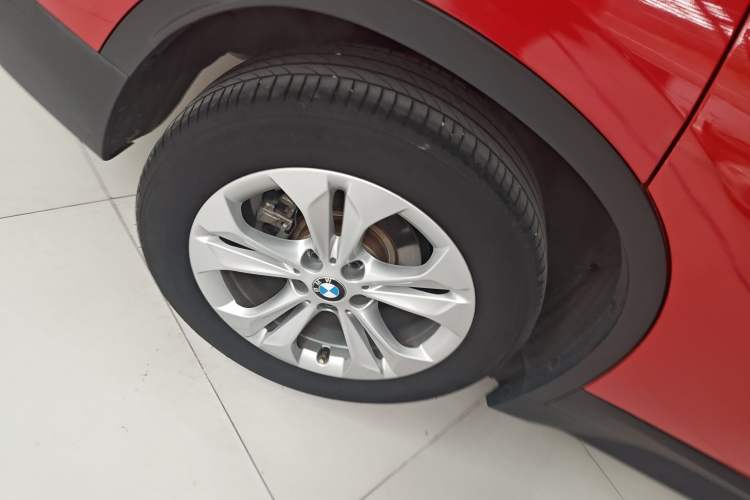 Used BMW X1 2016 sDrive18Li Fashion Model Right Rear Wheel Hub