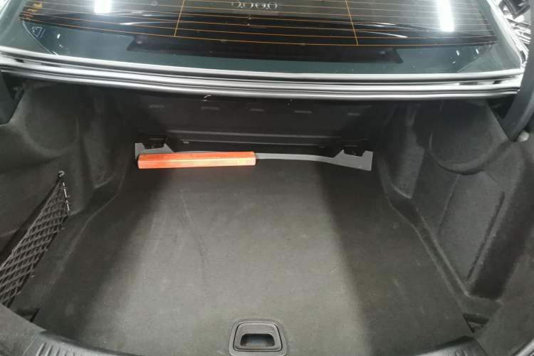 Used Mercedes-Benz E-Class 2023 Restyled E 300 L Sporty and Stylish Edition
