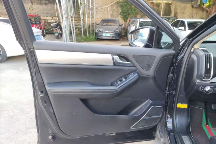 Used BYD Tang 2018 2.0T Automatic Smart Connect Prestige 7-Seater China V Standard