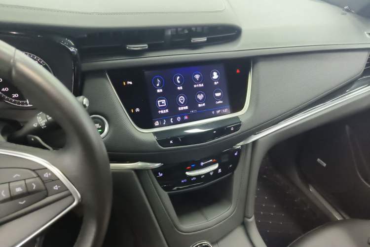 Used Cadillac XT5 2022 2.0T Two-Wheel Drive Luxury Version