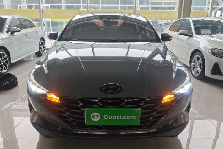Used Hyundai Elantra 2021 1.5L CVT LUX Prestige Edition
