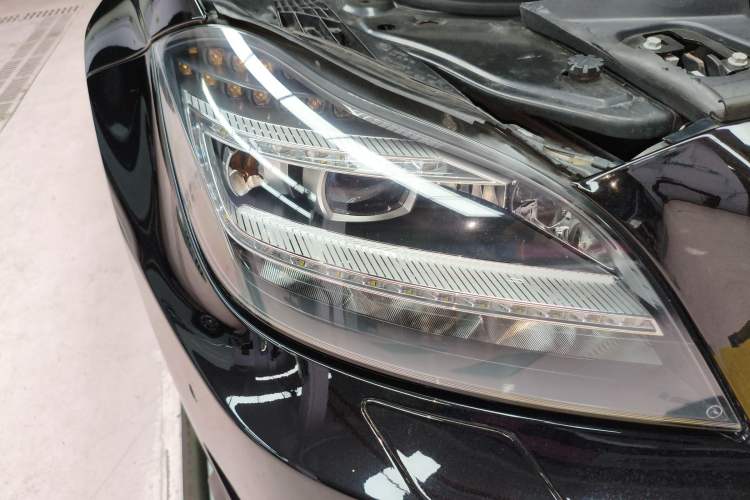 Used Mercedes-Benz CLS AMG 2013 AMG CLS 63 Right Front Headlight