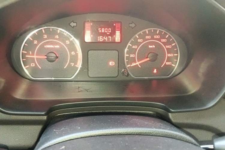 Used Wuling Hongguang V 2022 1.5L Jingqu Edition Electric-Assist LAR Odometer Close Up