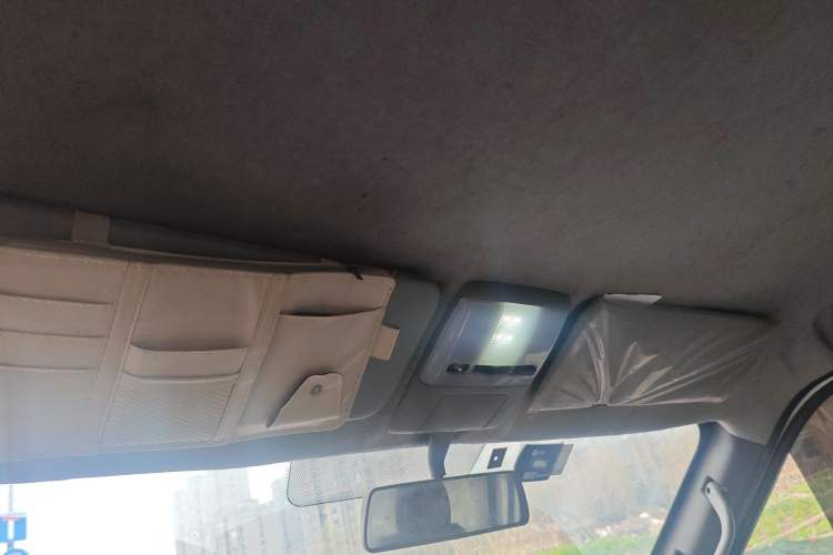 Used Dongfeng Yufeng EM26 2023 Standard Edition 41.472 kWh Henan Lithium Power Headliner