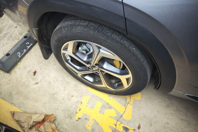 Used Geely Auto Monjaro L 2024 2.0TD DCT EVO Two-Wheel Drive Long-Range Version Right Rear Wheel Hub