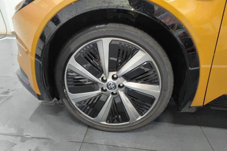 Used Toyota bZ5 2025 Model 630 PRO Smart Driving Edition Left Front Wheel Hub