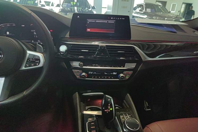 Used BMW 5 Series 2020 530Li Leading Model M Sport Package Audio And AC Panel