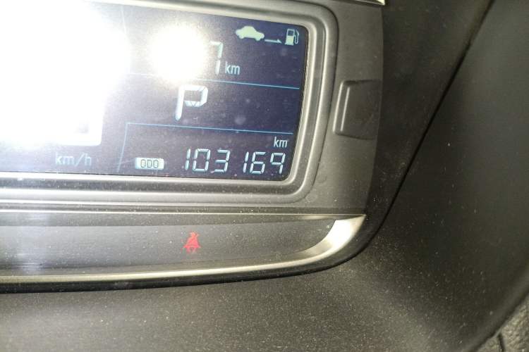 Used Chevrolet Trax 2014 1.4T Automatic Two-Wheel Drive Luxury Model Odometer Close Up