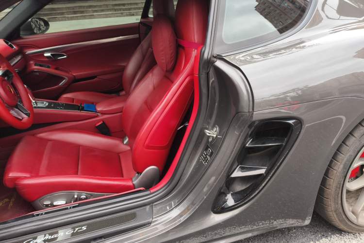 Used Porsche 718 2016 Cayman 2.0T