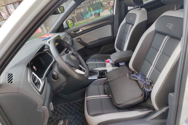 Used Volkswagen T-ROC 2024 300TSI DSG Two-Wheel-Drive Chen Guang Edition