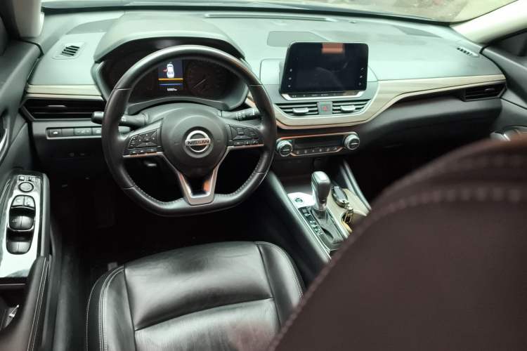 Used Nissan Teana 2021 2.0L XL Comfort Edition Center Console