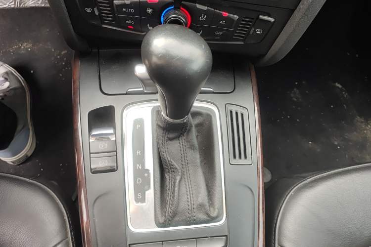 Used Audi A4L 2011 2.0 TFSI Comfort Model