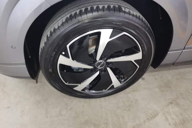 Used BYD Sealion 06 New Energy 2025 Model DM-i 170 Navigation Plus Edition Left Front Wheel Hub