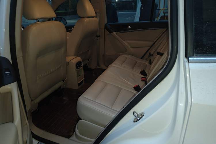 Used Volkswagen Tiguan L 2013 1.8 TSI Automatic All-Wheel Drive Luxury Model
