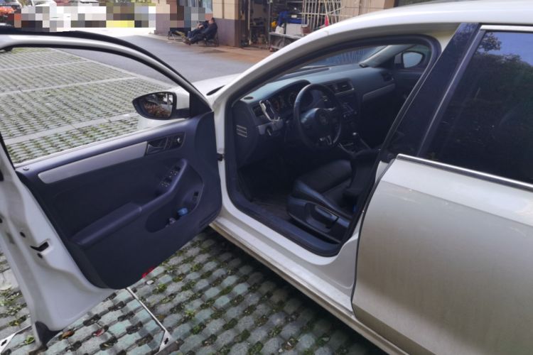 Used Volkswagen Sagitar 2012 1.4TSI Automatic Luxury Edition Driver Seat