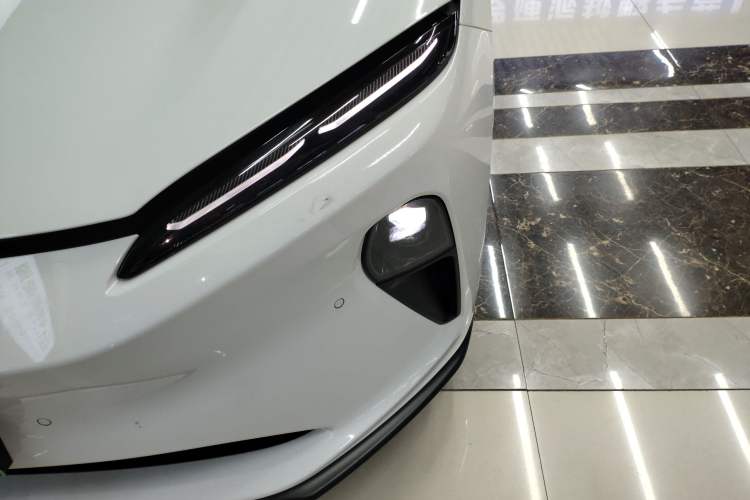 Used Nio ET5 2024 75 kWh Left Front Headlight