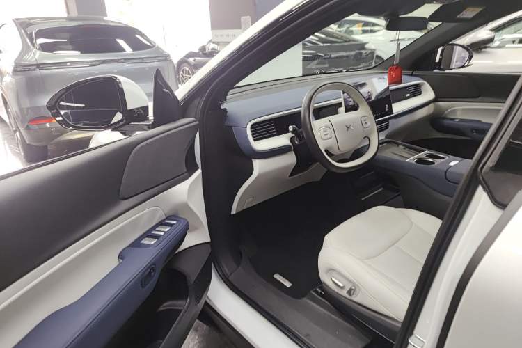 Used XPeng G6 2023 580 Long-Range Pro Driver Seat