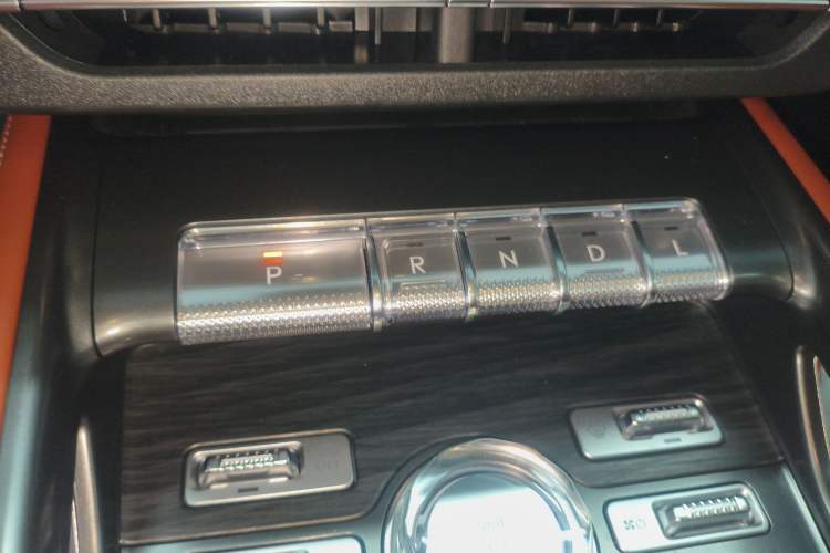 Used Lincoln Nautilus 2025 2.0T Four-Wheel Drive Luxury Edition