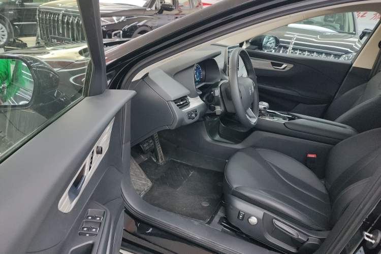 Used Hongqi E-QM5 2024 500km Range Edition