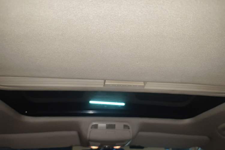 Used Volkswagen Magotan 2013 1.8TSI Luxury Model Headliner