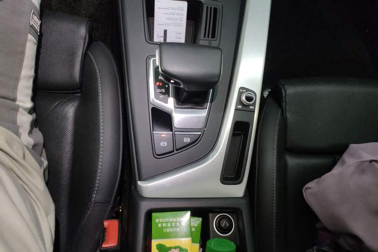 Used Audi A4L 2020 40 TFSI Fashion Dynamic Model Gear Lever