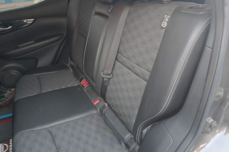 Used Nissan Qashqai 2017 2.0L CVT Smart Enjoyment Version China V Standard Left Rear Seat