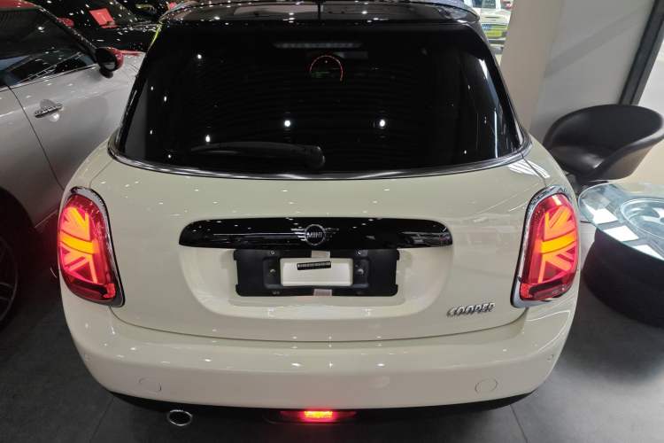 Used MINI 2021 1.5T COOPER Artist Five-Door Edition Rear