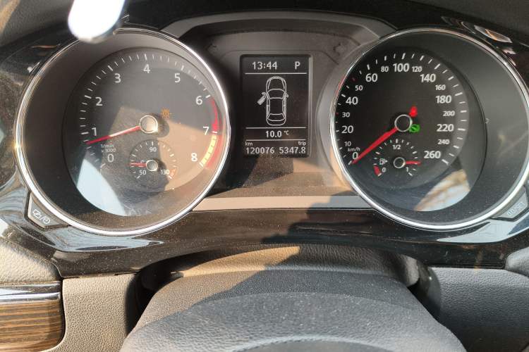 Used Volkswagen Sagitar 2015 230TSI Automatic Luxury Model