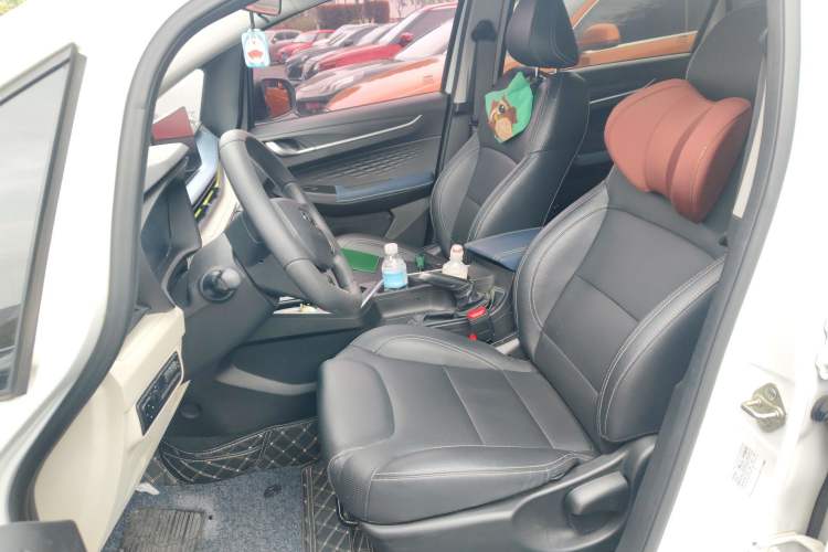 Used Geometry EX3 Kung Fu Cow 2021 Tough Bull Cow Left Front Seat