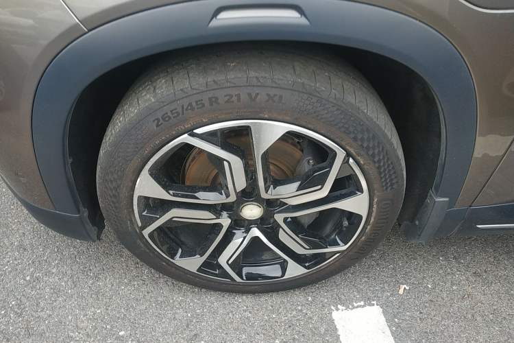 Used Nio ES8 2018 Founder Edition Left Front Wheel Hub