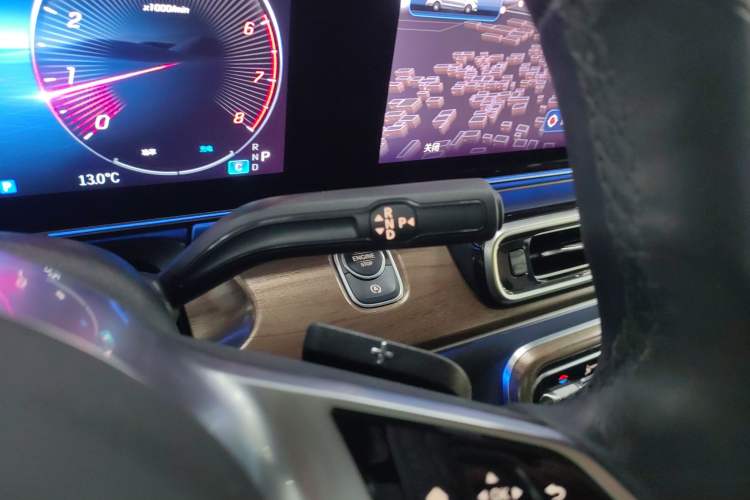 Used Mercedes-Benz V-Class 2024 V 300 Pilot Edition