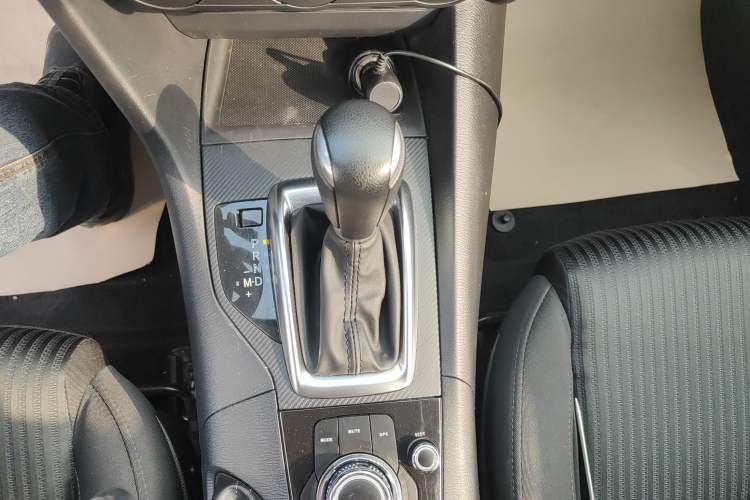 Used Mazda 3 Axela 2016 Sedan 1.5L Automatic Comfort Model
