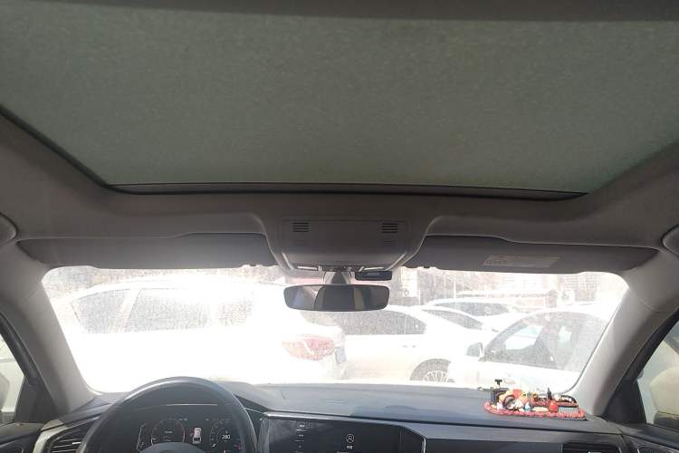 Used Volkswagen Tayron X 2020 330TSI Two-Wheel Drive Luxury Smart Connectivity Version Headliner