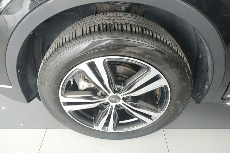 Used Geely Auto Emgrand X7 Sport 2022 1.8TD DCT Zhiya Trim Left Front Wheel Hub