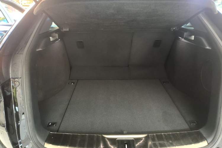 Used Honda UR-V 2020 370TURBO Two-Wheel Drive Luxury Edition Trunk