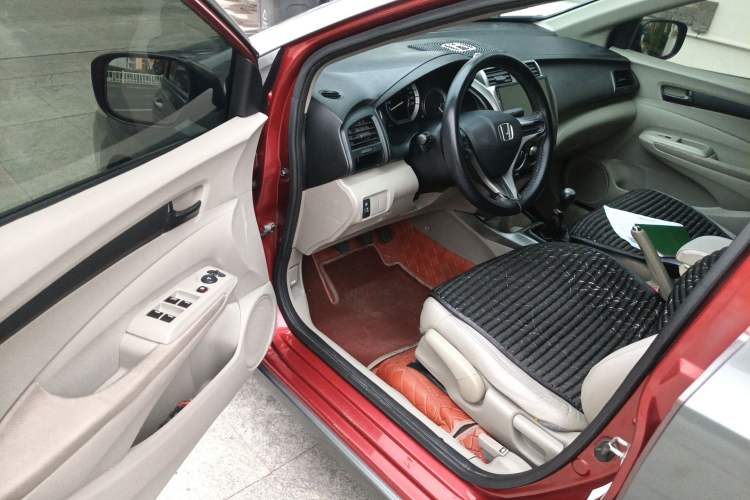 Used Honda City Classic 2012 1.5L manual Comfort version