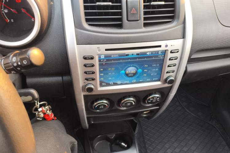 Used CHANGAN CX20 2014 1.4L Manual Sport Version China IV Standard
